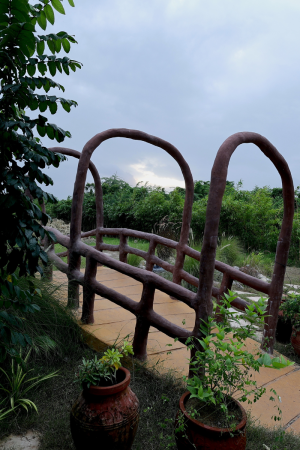 Oasis Ecostay Creek Entery